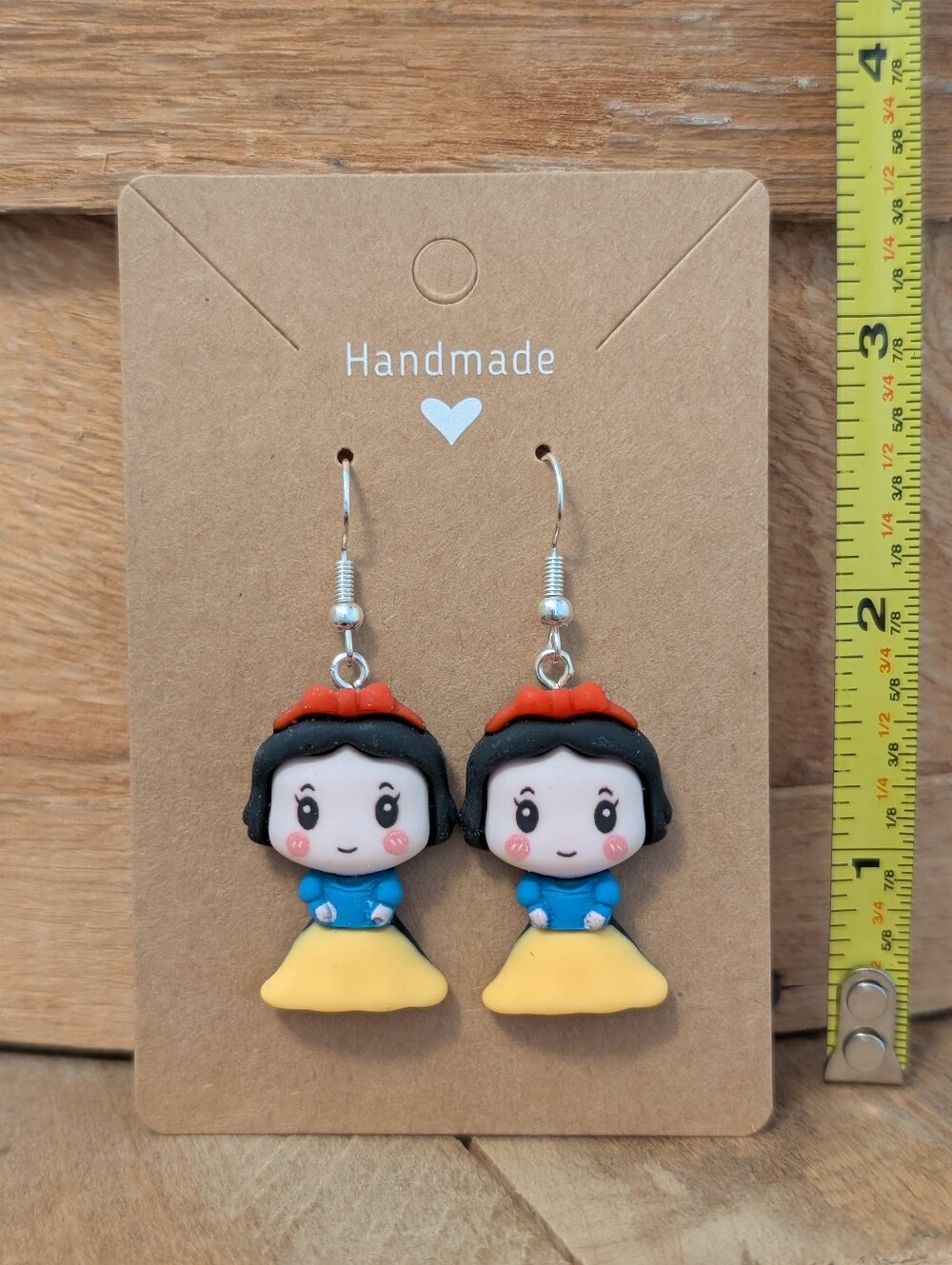 Disney's Snow White Earrings NEW